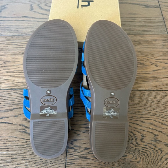 NEW IN BOX! Earth Woman's Desty Round Toe Woven Casual Slip-on Blue Sandals Sz 7 - Picture 5 of 13